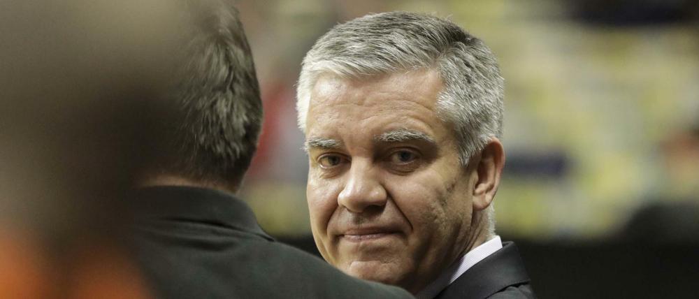 Der Bundestagsabgeordnete Frank Steffel am Rande eines Spiels des Handballklubs Füchse Berlin, dessen Präsident er ist.