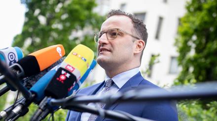 Jens Spahn (CDU), Bundesminister für Gesundheit, spricht in einem Pressestatement zum Gesetzentwurf zur Impfpflicht.