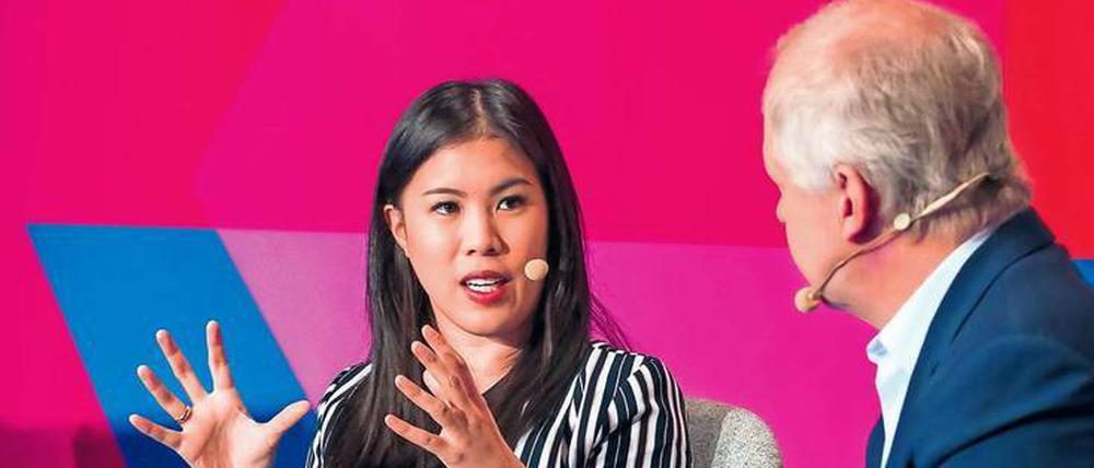 Kein Handy im Schlafzimmer. Moderatorin Mai Thi Nguyen-Kim und WDR-Intendant Tom Buhrow auf dem Podium der Media Convention. 