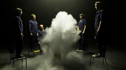 Hat jemand den Backofen angelassen? Szene aus „Girl from the Fog Machine Factory“