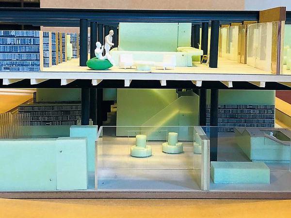Ein Modell der zweigschossigen Bibliothek