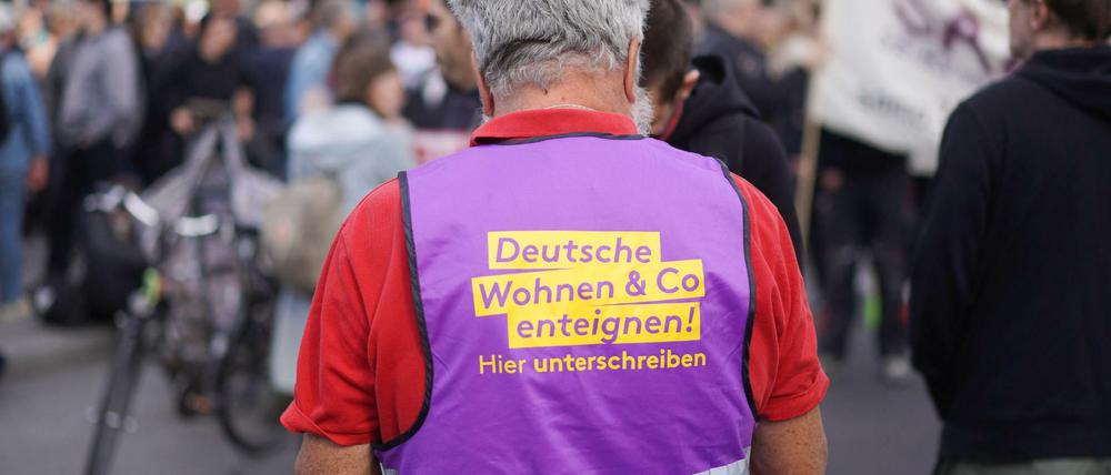 Mitte Juni soll die Unterschriftensammlung für das Volksbegehren zur Enteignung von Immobilienkonzernen beendet werden.