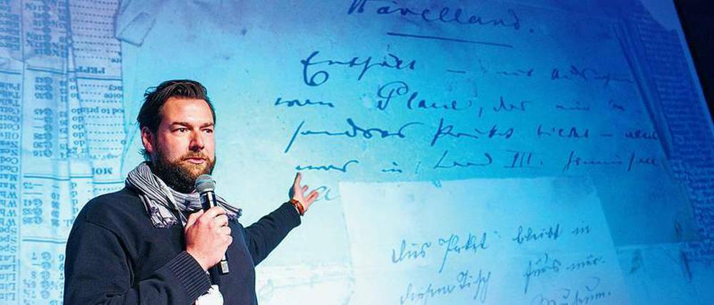 Sebastian Ruff vom Berliner Stadtmuseum stellt die digitalisierten Manuskripte von Theodor Fontane vor. 