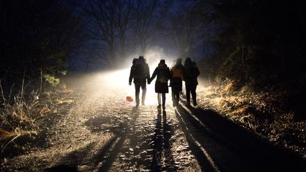 Migranten beim Versuch, über die EU-Grenze nach Kroatien zu gelangen.