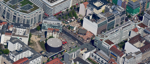 Brache in Mitte: Wo Zelte und ein Ausstellungspavillon stehen, sollen ein Museum, Wohnungen und Bürohäuser entstehen.