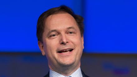 Der Kulturmanager Carl Grouwet wurde in Belgien geboren und im November 2018 von den Berliner Liberalen auf Listenplatz 1 gewählt.
