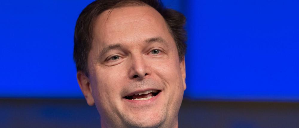 Der Kulturmanager Carl Grouwet wurde in Belgien geboren und im November 2018 von den Berliner Liberalen auf Listenplatz 1 gewählt.