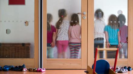 Eigentlich sollten alle Erzieher und Erzieherinnen in Problemkiez-Schulen finanziell bessergestellt werden (Symbolbild).