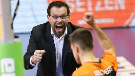Berlins Trainer Cedric Enard tüftelt an jedem noch so kleinen Detail, das den Unterschied ausmachen kann.