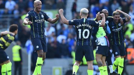 ManCitys Spieler bejubeln den erneuten Meistertitel.