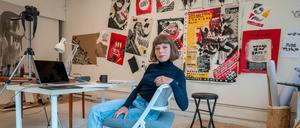 Ella Ponizovsky Bergelson wurde in Moskau geboren und ist in Jerusalem aufgewachsen.