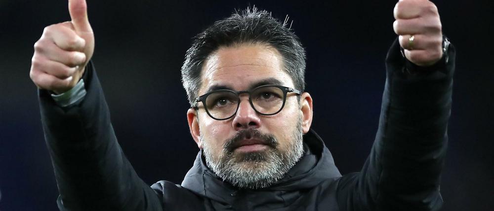 Daumen hoch: David Wagner hat sich mit Schalke auf einen Dreijahresvertrag als neuer Trainer geeinigt.