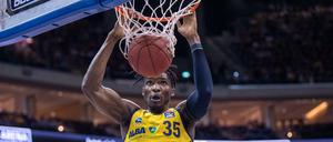 Das Ding eingetütet: Landry Nnoko und Alba Berlin holen sich einen Sieg in Ludwigsburg.