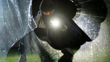Die Polizei soll Einbrecher künftig einfacher überwachen können.