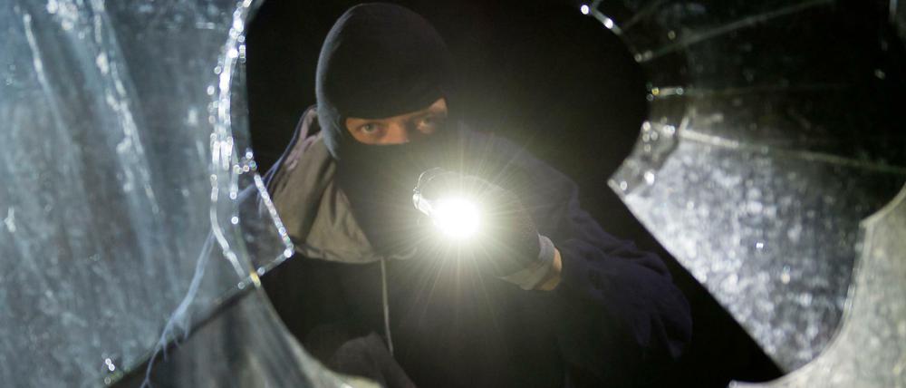 Die Polizei soll Einbrecher künftig einfacher überwachen können.