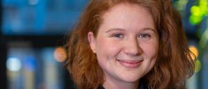 Verena Bahlsen lächelt bei einem Pressedinner – für ihre Aussage zu Zwangsarbeitern erntet sie jetzt Kritik.