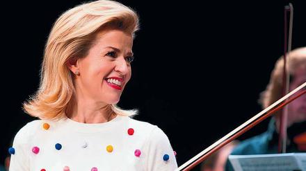 Die Star-Violinistin Anne-Sophie Mutter begann Ende der 90er Jahre, sich für Charity for Children starkzumachen. Geprägt hatte sie ihr Pfarrer.
