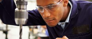 Ausländer, die in Deutschland arbeiten, nützen der Wirtschaft und dem Demokratiestreben in ihren Herkunftsländern.