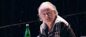 Probenbesuch. Frank Castorf inszeniert seinen Fünf-Stunden-„Faust“ . 