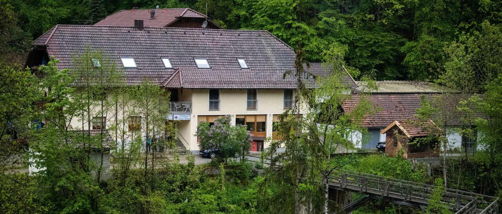 In dieser Pension begingen drei Menschen gemeinsamen Suizid.