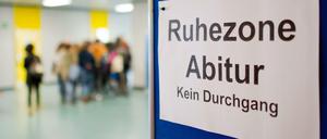 Keine Ruhe um Abi-Prüfungen: Bundesweit gibt es Protest-Petitionen. Mit Abstand am größten ist die Resonanz aber in Bayern.