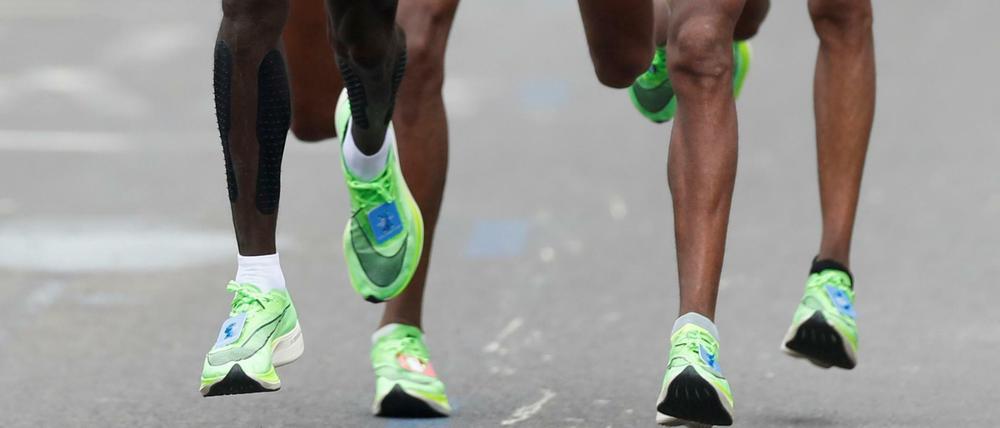 Wunderschuh? Beim London-Marathon durfte Weltrekordhalter Kipchoge den neuen Nike bereits tragen - und gewann.