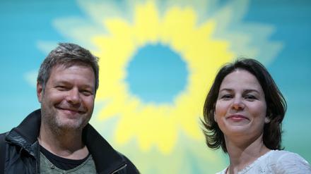 Die Grünen um ihre Parteivorsitzenden Robert Habeck und Annalena Baerbock kommen gut bei jungen Berlinern an. 