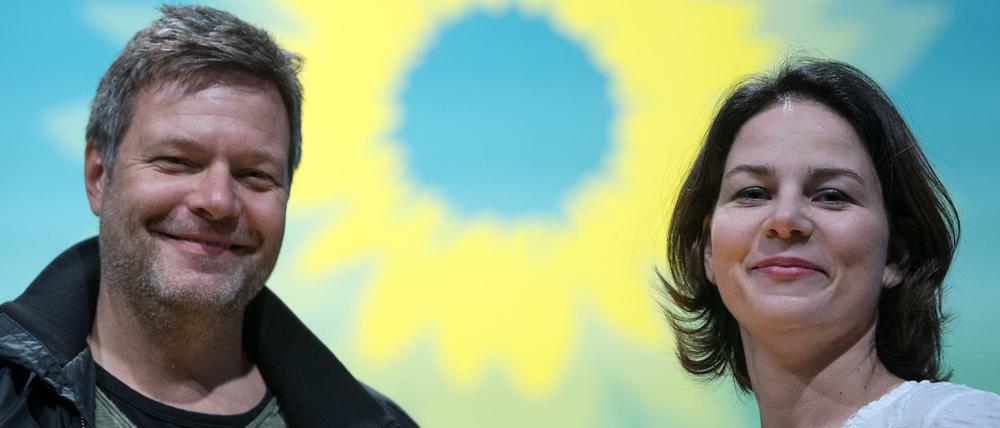 Die Grünen um ihre Parteivorsitzenden Robert Habeck und Annalena Baerbock kommen gut bei jungen Berlinern an.
