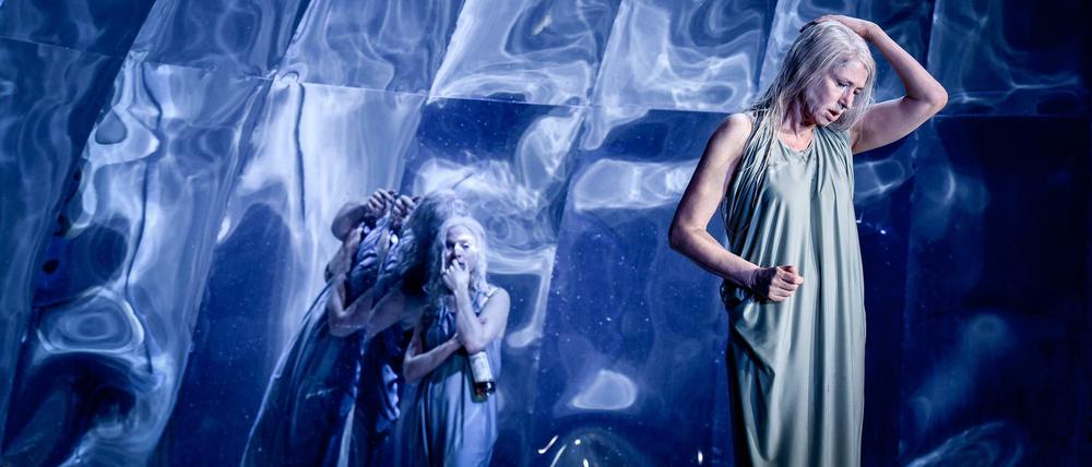 Wirklich feministisch? Anna Bergmanns "Persona" beim Berliner Theatertreffen.