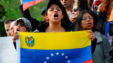 Anhänger der venezolanischen Opposition demonstrieren in New York.
