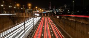 Blick auf die Stadtautobahn A100.
