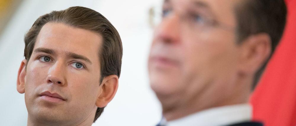 Getrennte Wege: Vizekanler Strache (FPÖ, rechts) ist zurückgetreten, Kanzler Kurz (ÖVP, links) hat die Regierung aufgelöst.