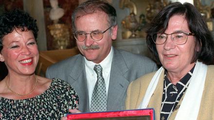 Renate und Alain Lance 1997 mit Christa Wolf (von links).