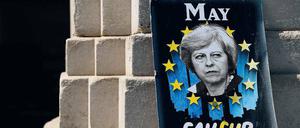 Hat nur noch Gegner. Theresa May, Regierungschefin, hier auf einem Protestplakat. 