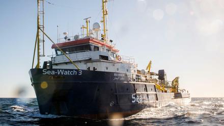 Das Rettungsschiff "Sea-Watch 3" vor der libyschen Küste. 