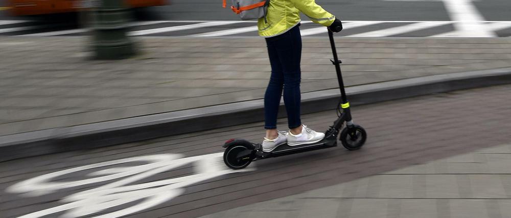 E-Roller sollen erst ab 14 Jahren gefahren werden dürfen.