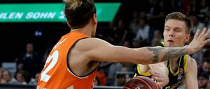 Martin Hermannsson (r.) machte ein starkes Spiel in Ulm.