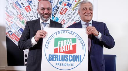 Umstrittene Wahlkampfhilfe. EVP-Fraktionschef Manfred Weber (links) und Ex-EU-Parlamentspräsident Antonio Tajani von der „Forza Italia“ im vergangenen August in Rom. 