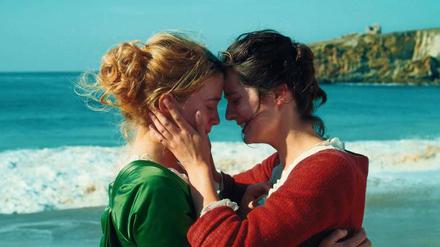 Innig. Adèle Haenel und Noémie Merlant in „Portrait of a Lady on Fire“. 