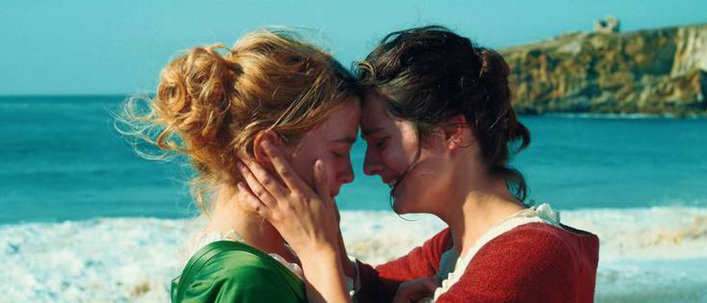 Innig. Adèle Haenel und Noémie Merlant in „Portrait of a Lady on Fire“.