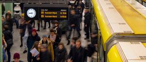 Milliardengeschäft. Berlin braucht neue U-Bahnen - wer sie bauen soll, ist umstritten.