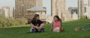 Alex fängt etwas mit der französischen Touristin Marion an.