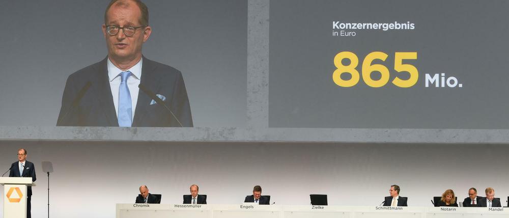 Martin Zielke spricht vor der Aktionären bei der Hauptversammlung am Mittwoch.