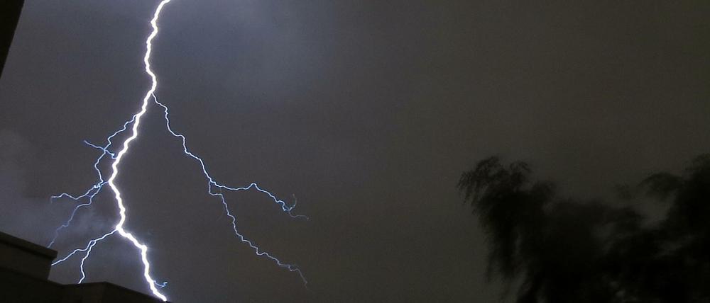 Heftige Regengüsse gingen am Montagabend auf Berlin nieder. (Archivbild)