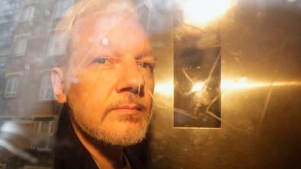 Julian Assange,