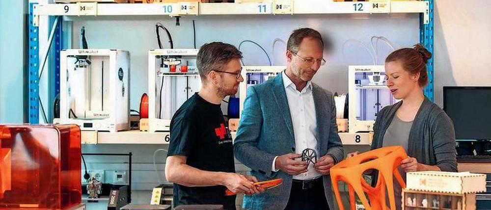 Blick in das Fablab der TU Graz mit Anwendungen zur digitalen Fertigungstechnik.