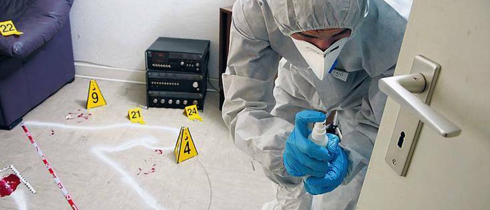Ermittler können DNA-Spuren, die sie am Tatort sicherstellen, wohl bald für mehr Analysen benutzen als derzeit – wenn sie genügend Material finden.