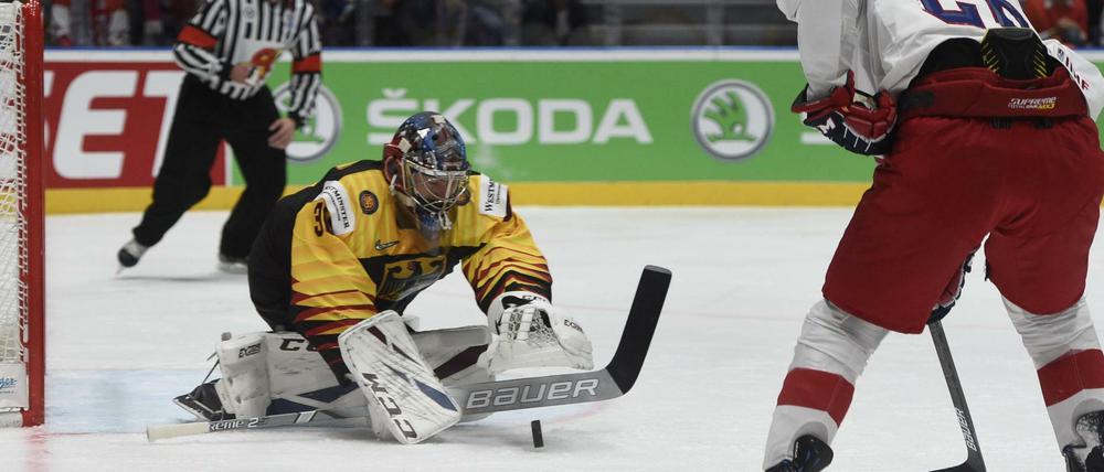 Philipp Grubauer hatte gegen Tschechien des öfteren das Nachsehen.