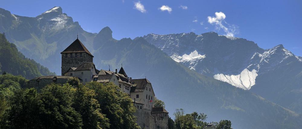 Liechtenstein im Rampenlicht: Das kleine Land mit dem hier abgebildeten Schloss in Vaduz ist unter den zehn besten europäischen Reisezielen von "Lonely Planet" gelandet.