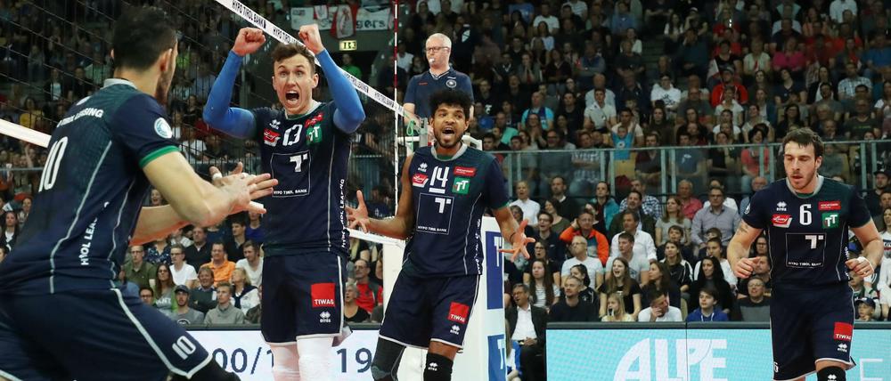 Innsbruck in der Bundesliga. Die Alpenvolleys sind in Österreich zuhause, spielen aber in der deutschen Volleyball-Bundesliga.